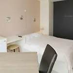 De Zeebries Budget Hotel