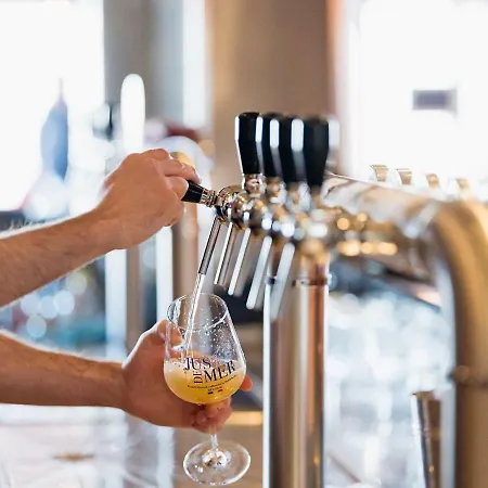 De Zeebries Budget Hotel *